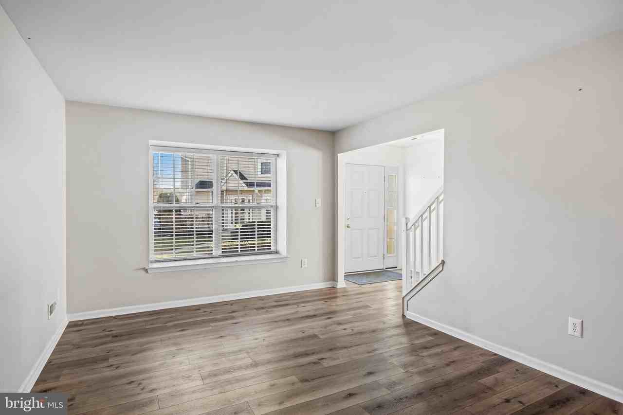 3808 Buxmont Rd - Photo 3 of 30