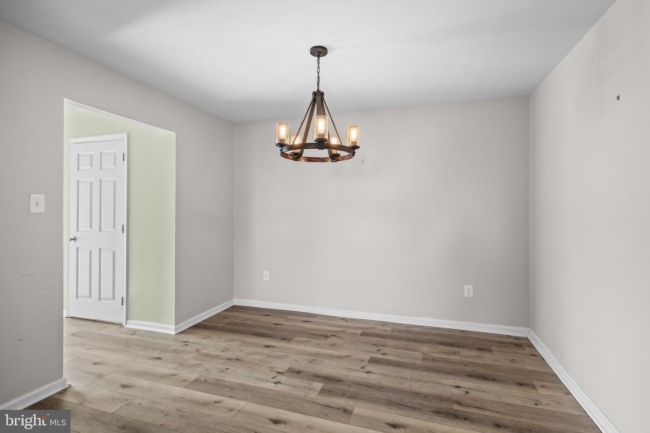 3808 Buxmont Rd - Photo 5 of 30