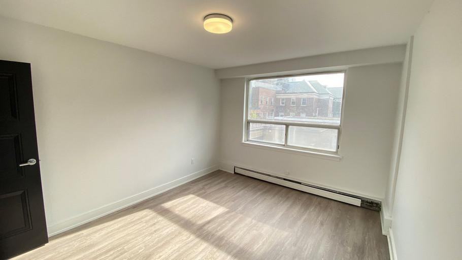 66 Spadina Road - Photo 4 of 28