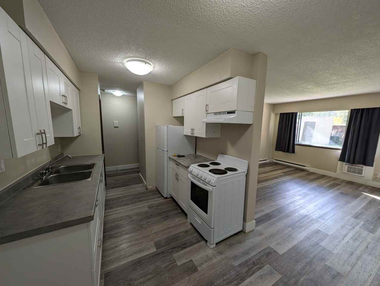 Chateau Gardens - Photo 2 of 23