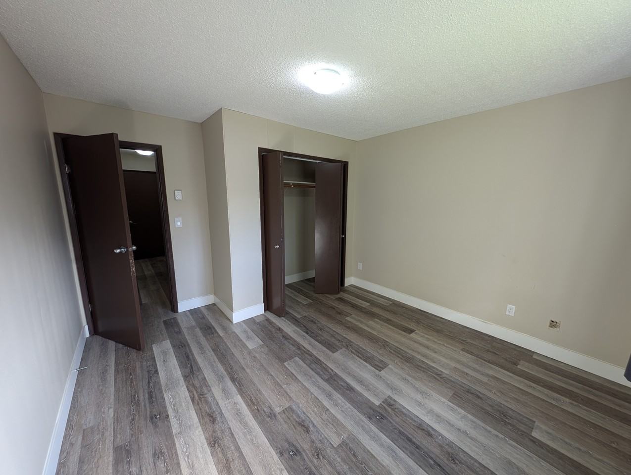 Chateau Gardens - Photo 5 of 23