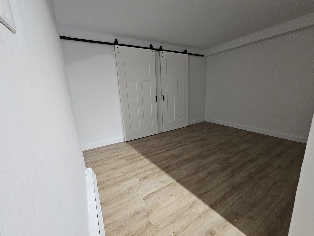 6305, de la Roche - Photo 6 of 24