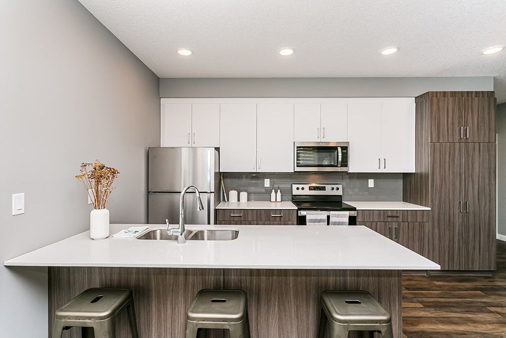 Charlesworth - Photo 2 of 13