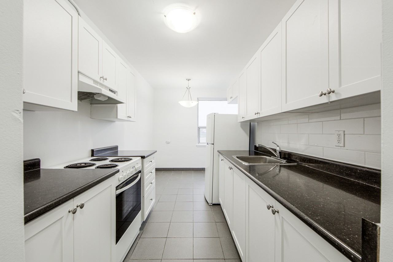 Rannock & Pharmacy Apartments - Photo 3 of 15