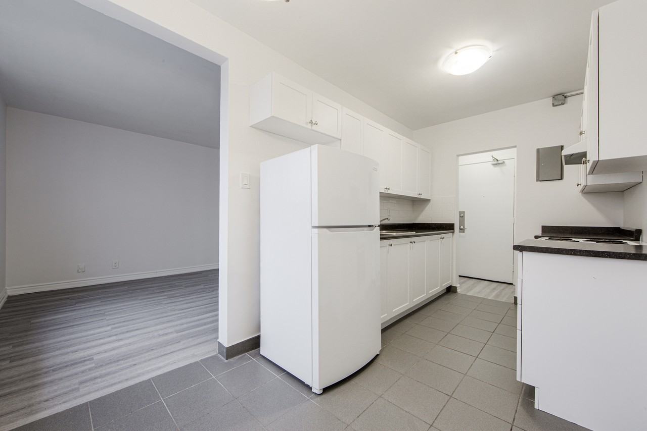 Rannock & Pharmacy Apartments - Photo 6 of 15