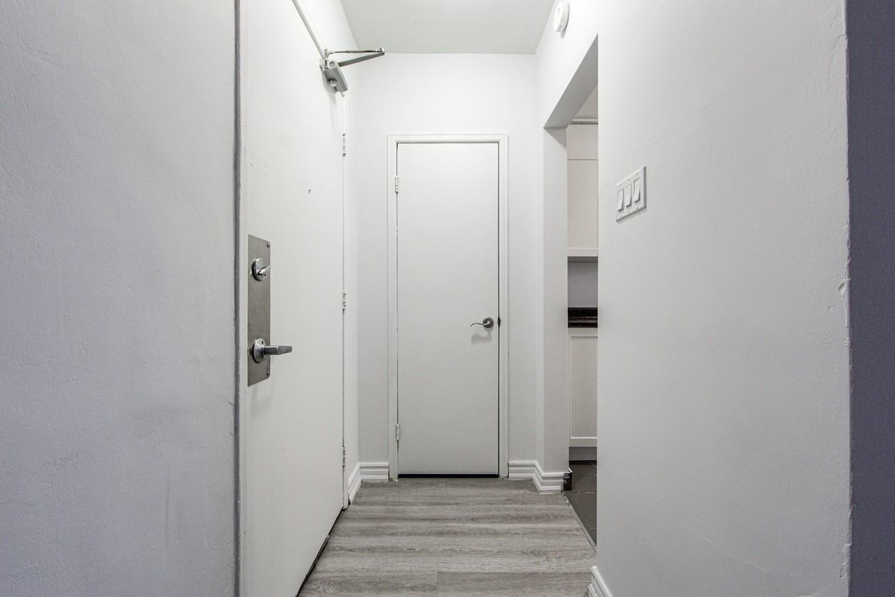 Rannock & Pharmacy Apartments - Photo 7 of 15