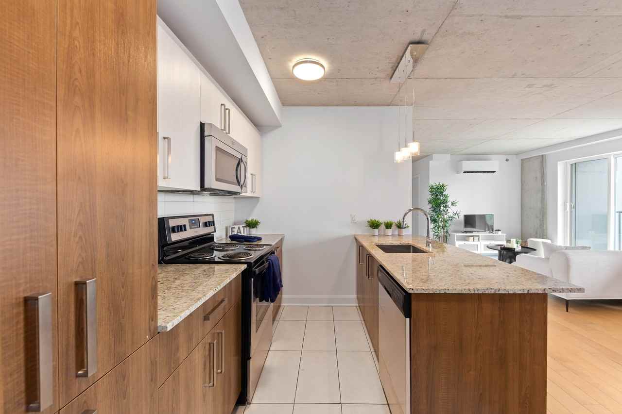 3280 Cavendish - Photo 3 of 11