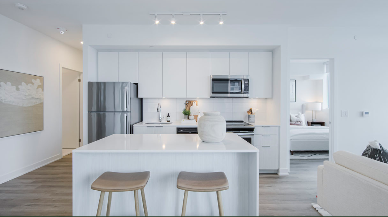 5249 Dundas Street W - Photo 3 of 31