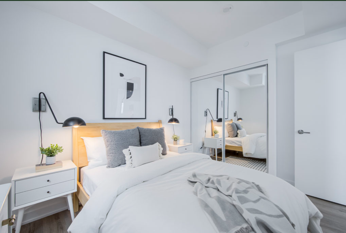 5249 Dundas Street W - Photo 6 of 31