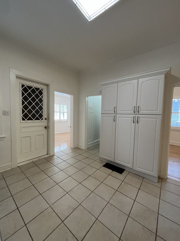 16 Desjardins Avenue - Photo 5 of 13