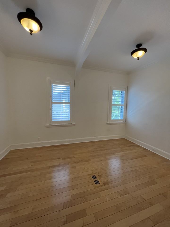 16 Desjardins Avenue - Photo 6 of 13