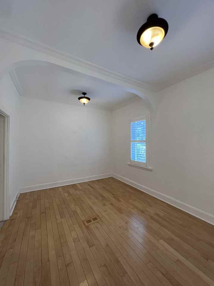 16 Desjardins Avenue - Photo 7 of 13