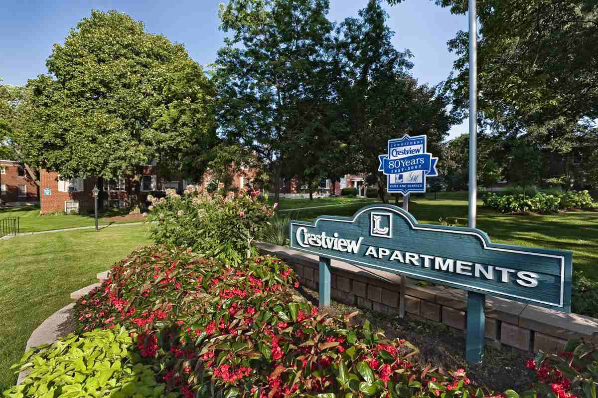 Crestview Apartments - Photo 2 of 11