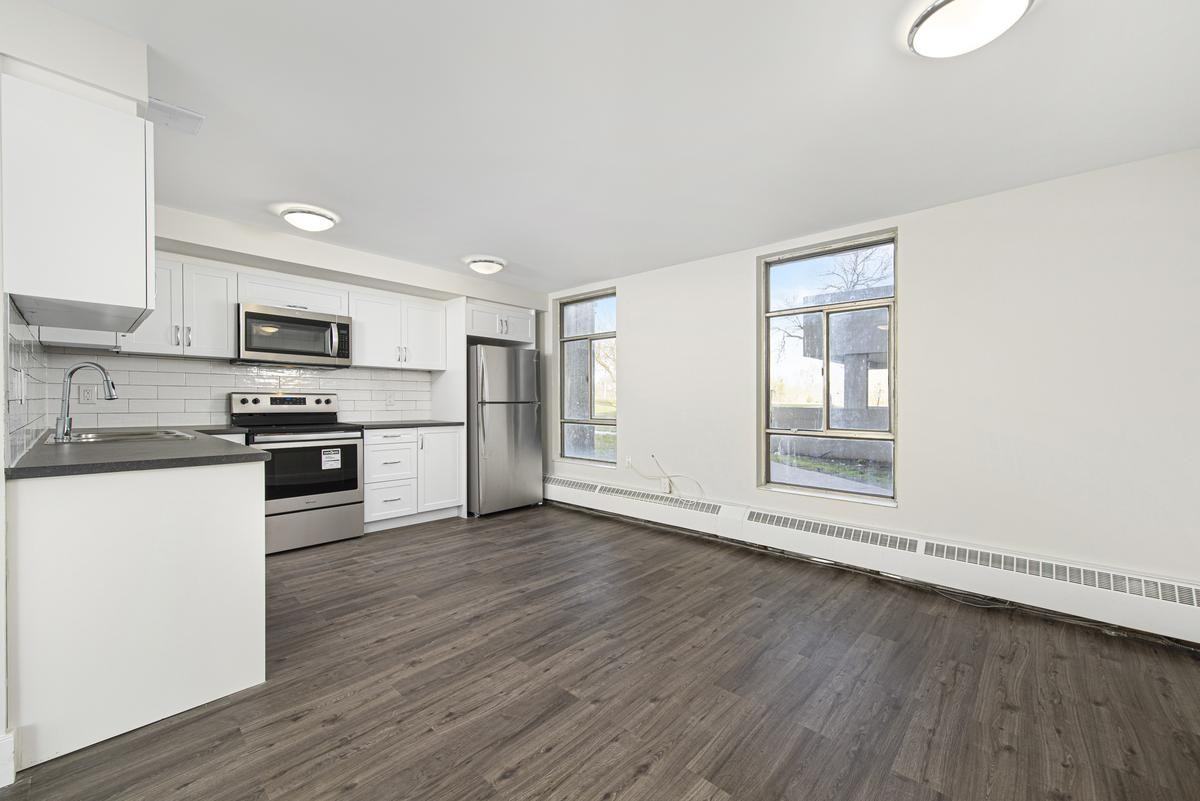 1915 Martin Grove Road - Photo 7 of 38