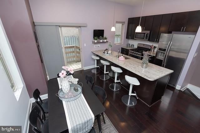 1357 N Mascher St - Photo 5 of 32