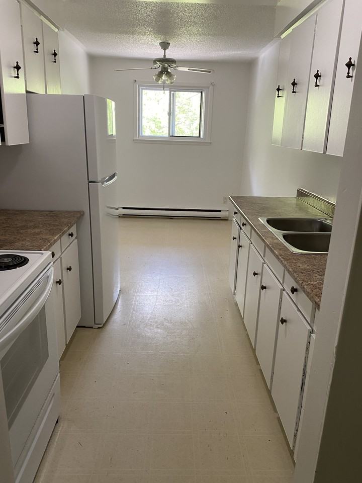 454 Oak Street - Photo 4 of 9