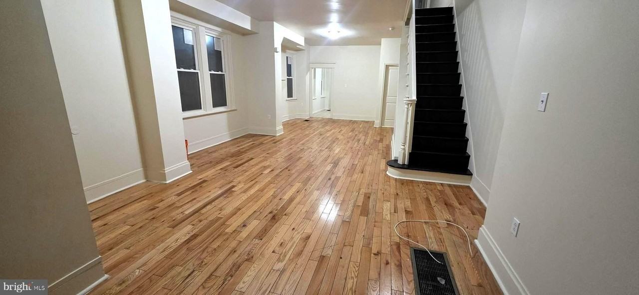 4527 N Carlisle St - Photo 4 of 28