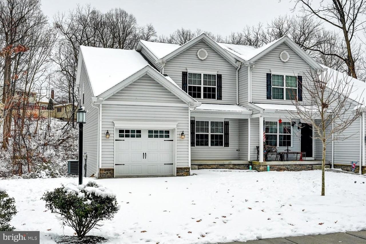 180 Breezewood Dr - Photo 2 of 22