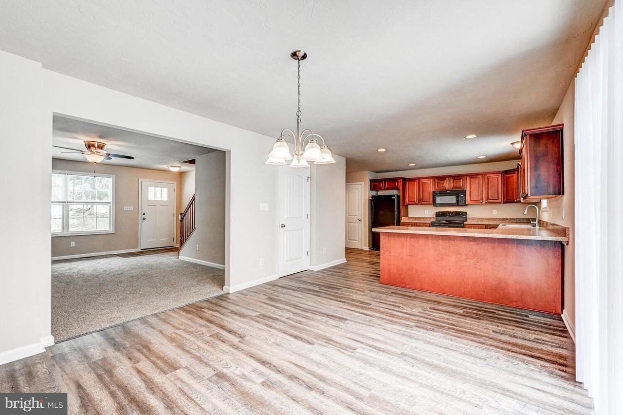 180 Breezewood Dr - Photo 6 of 22