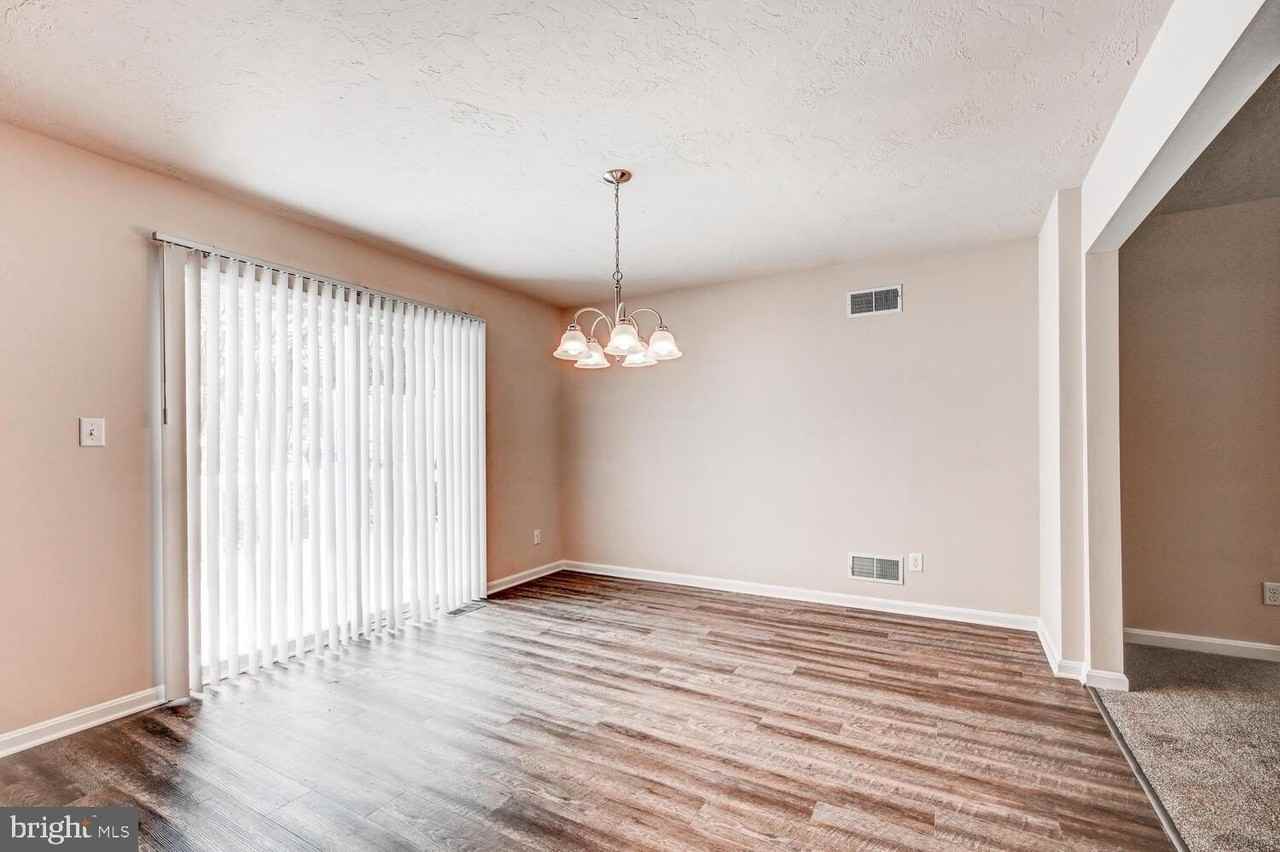 180 Breezewood Dr - Photo 7 of 22