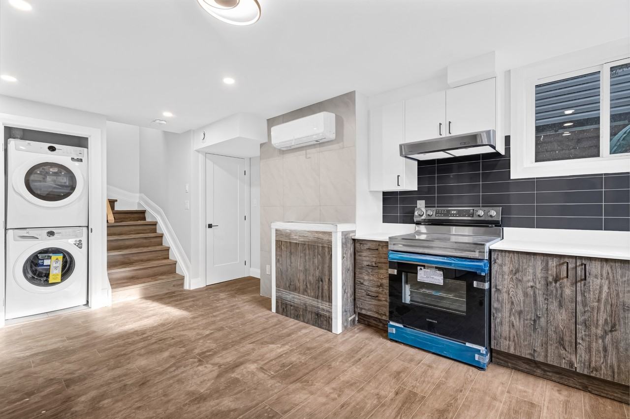 296 Duncairn Avenue - Photo 4 of 11