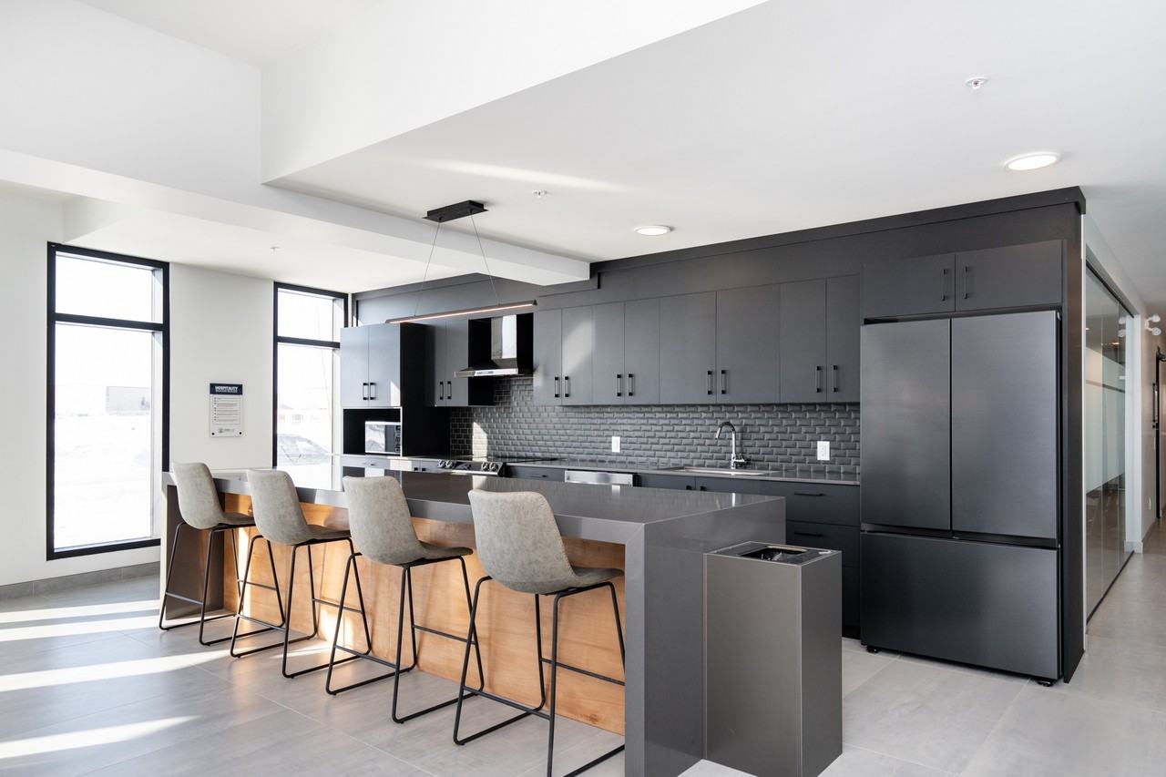 Crossings at the Refinery District Apartments - Photo 4 of 41