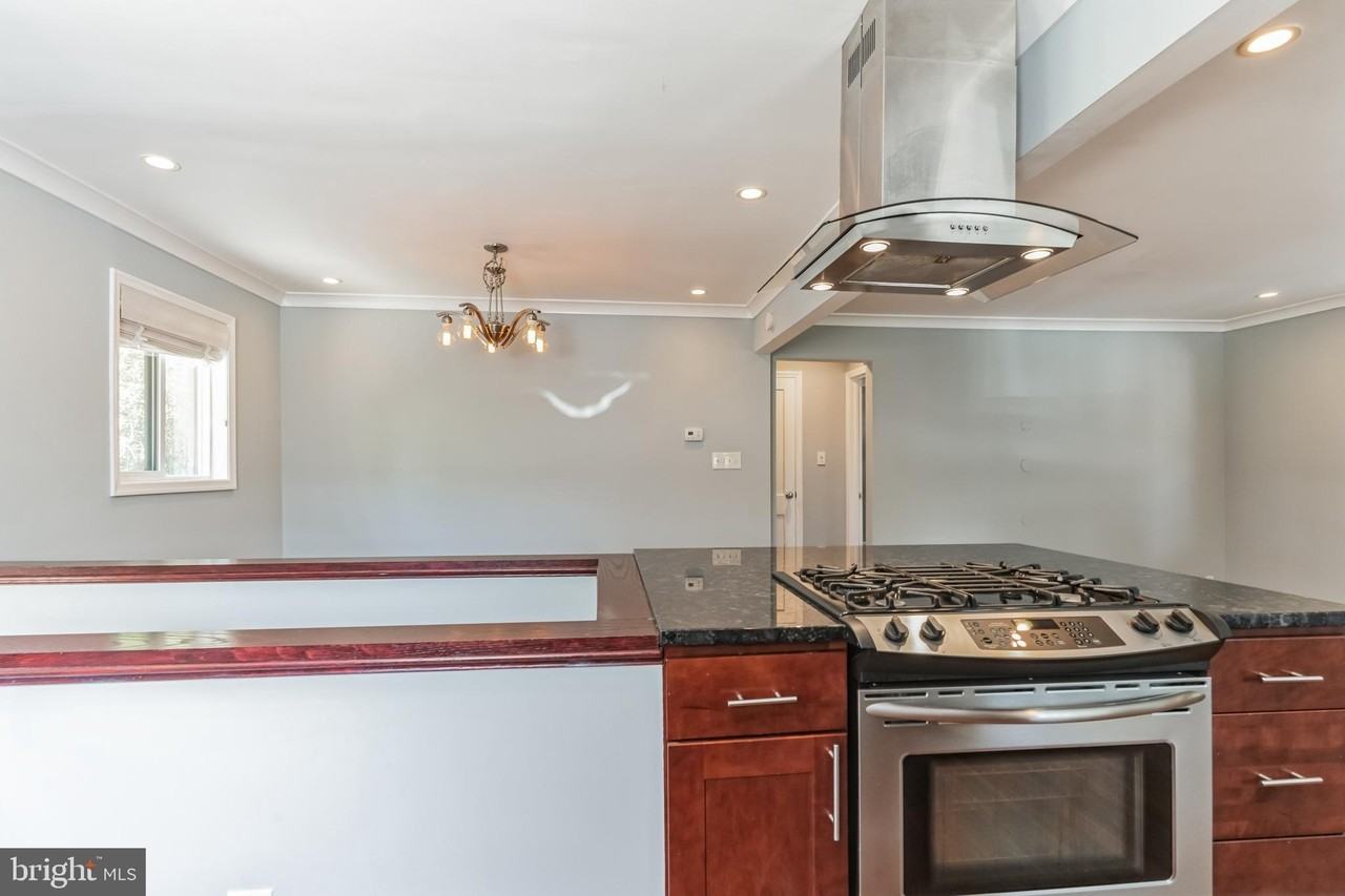 1316 S Buchanan St - Photo 5 of 28