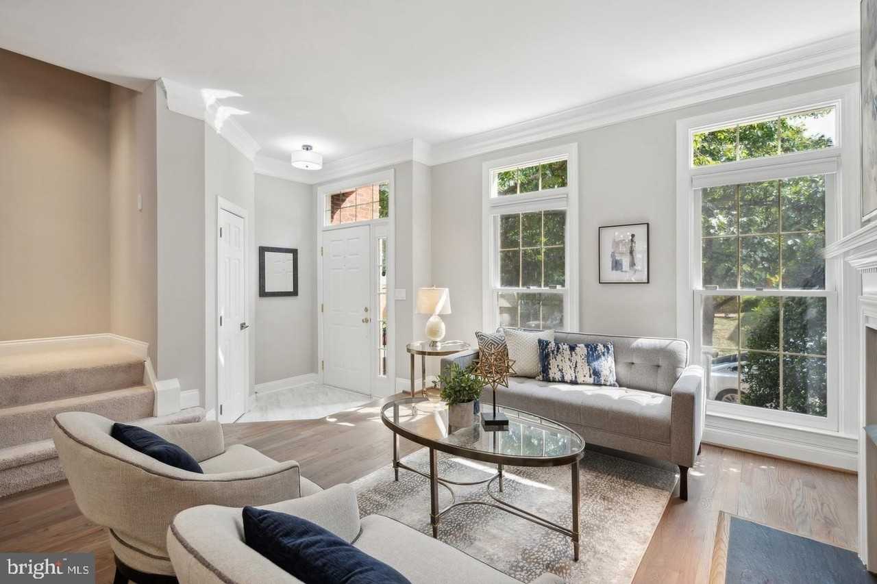 1753 22nd St N - Photo 4 of 29