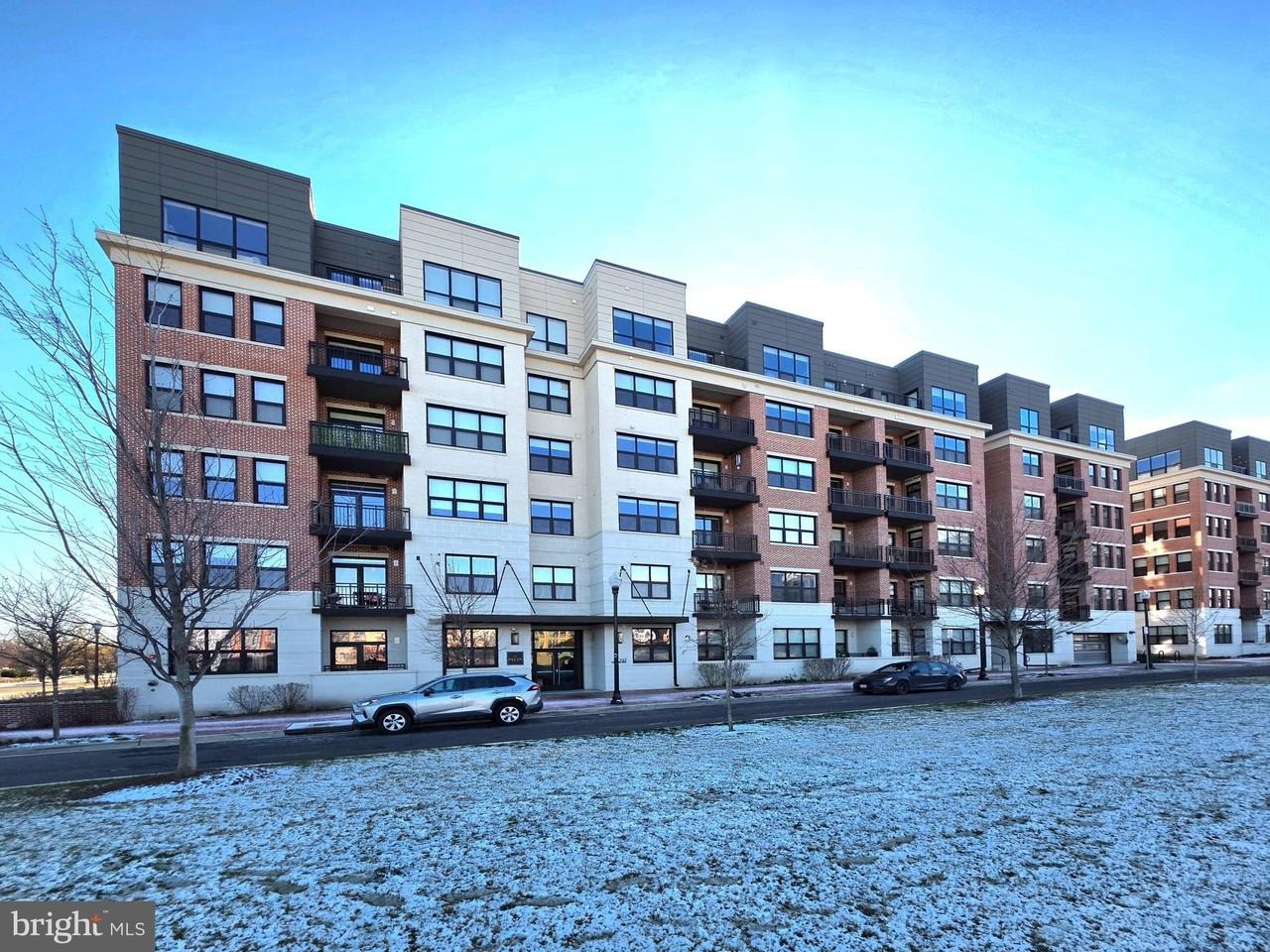 737 Swann Ave Apt 308 #308 - Photo 2 of 50