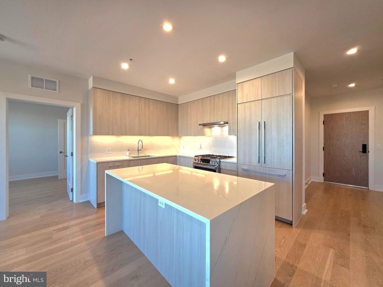 737 Swann Ave Apt 308 #308 - Photo 6 of 50