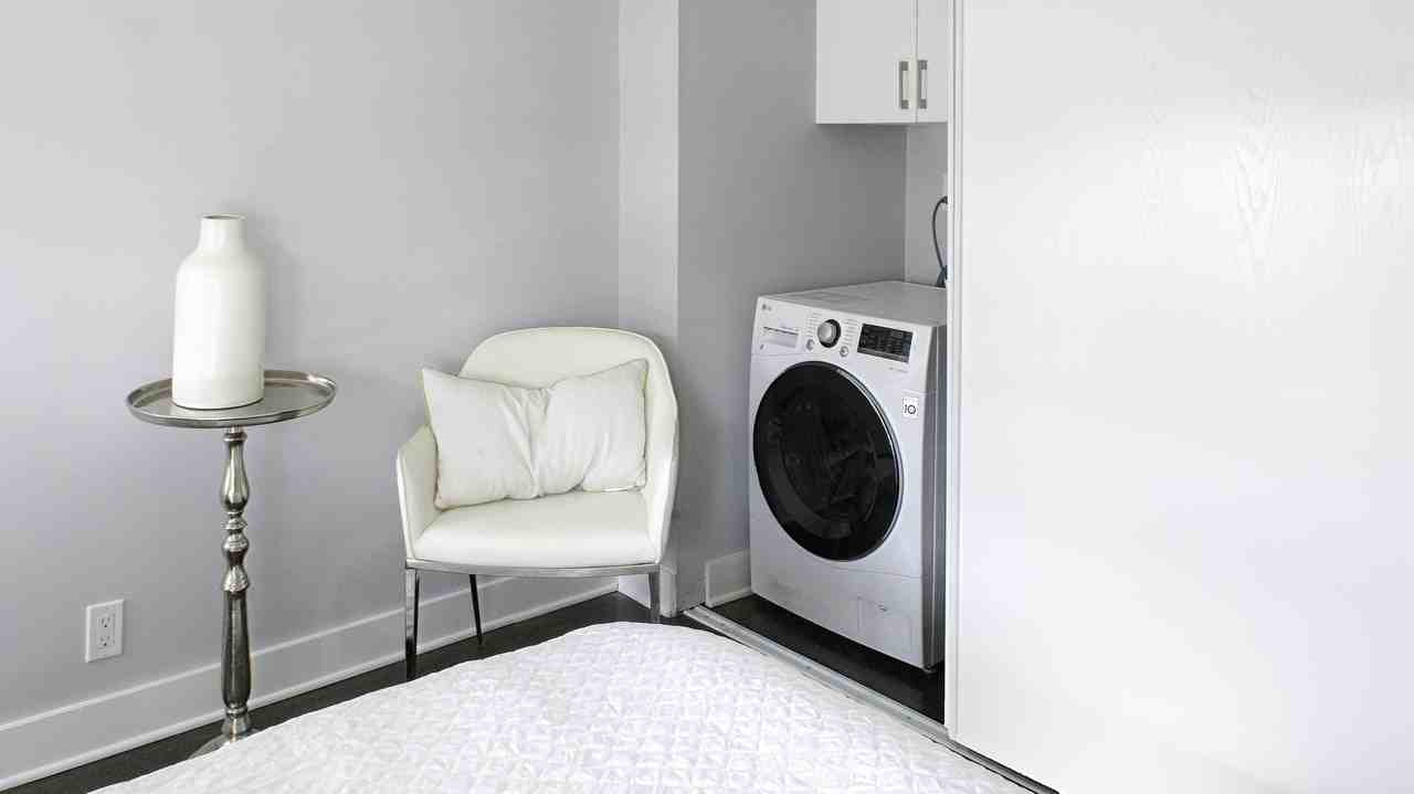 420 Gilmour Street - Photo 7 of 23