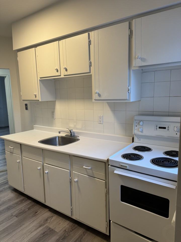 1075 Yonge Street - Photo 5 of 13