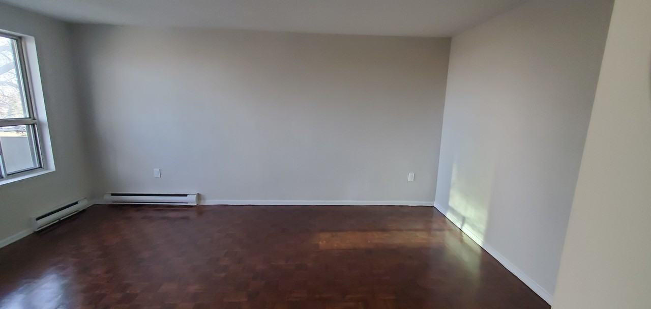 1042 Sheppard, Toronto - Photo 6 of 27