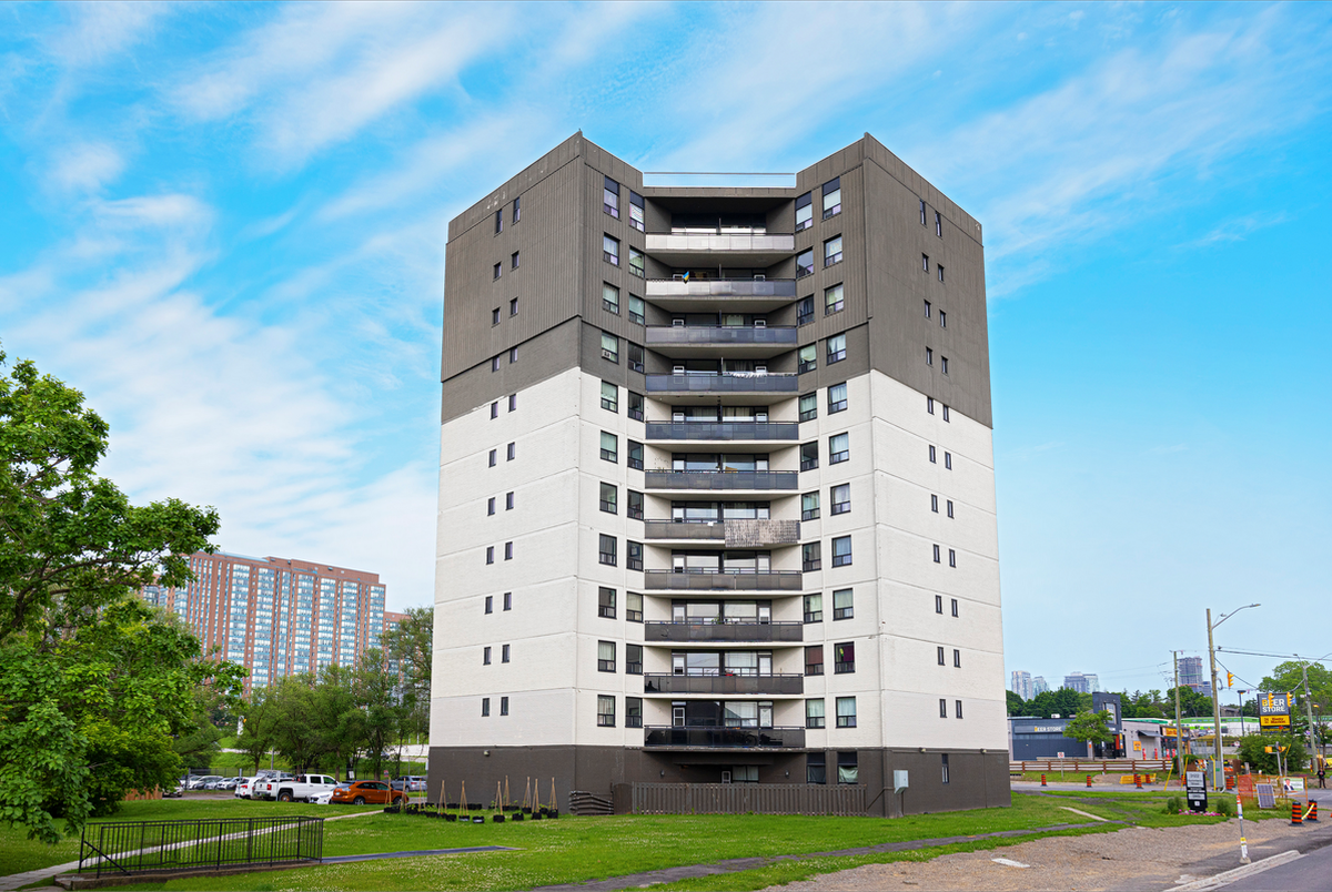 3122 Hurontario Street - Photo 2 of 17