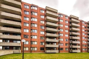 featured image of 2555 Rue Modugno