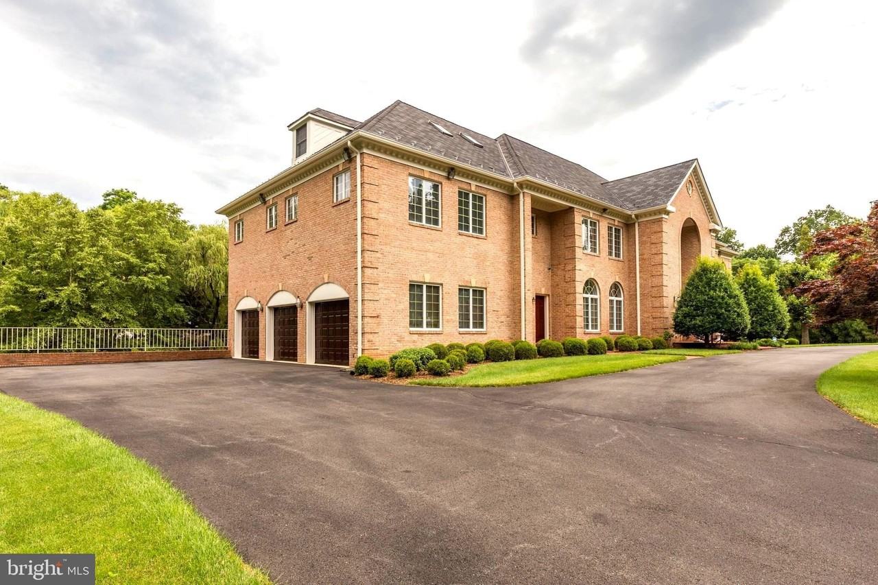 914 Helga Pl - Photo 3 of 50