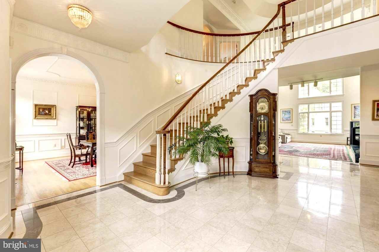 914 Helga Pl - Photo 5 of 50