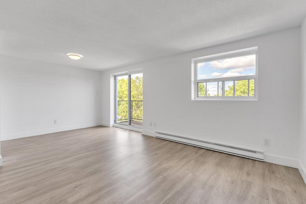 181 Queen Mary Road - Photo 5 of 20