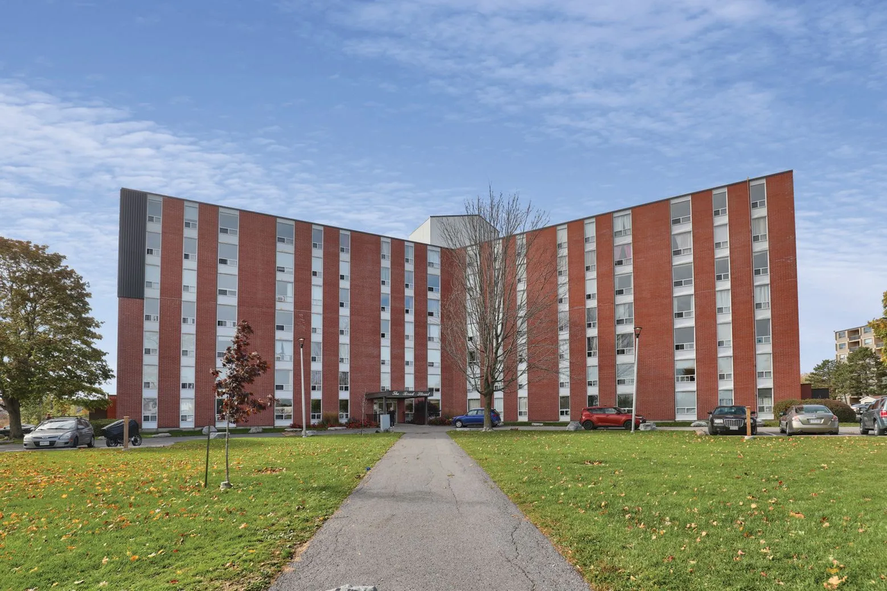 90 Curtis Crescent - Photo 2 of 8