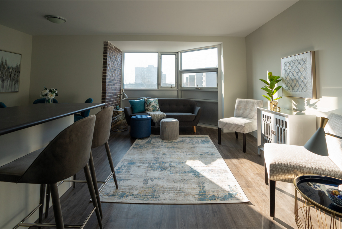 700-710 Sir John A. MacDonald Blvd. - Photo 4 of 10