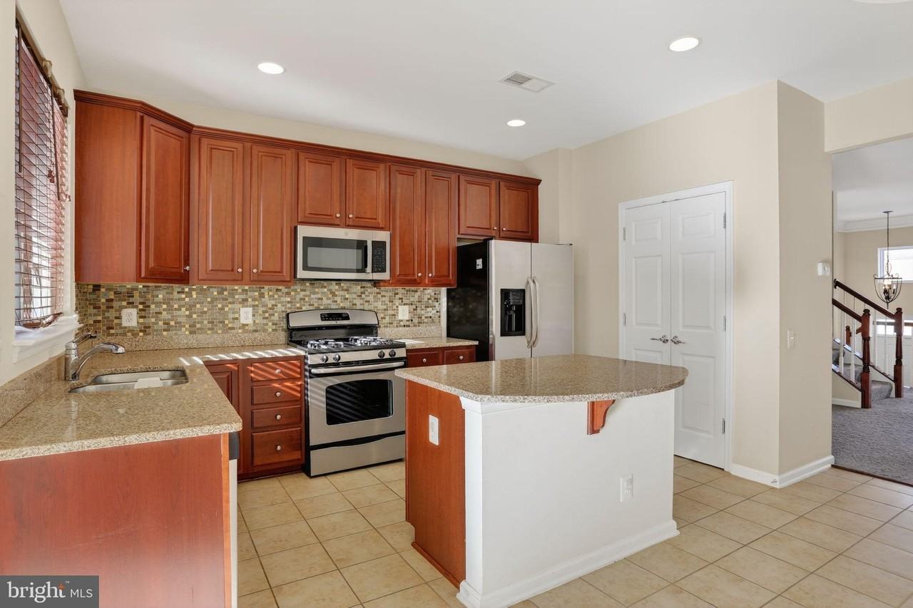 42671 Redeemer Ter - Photo 6 of 24