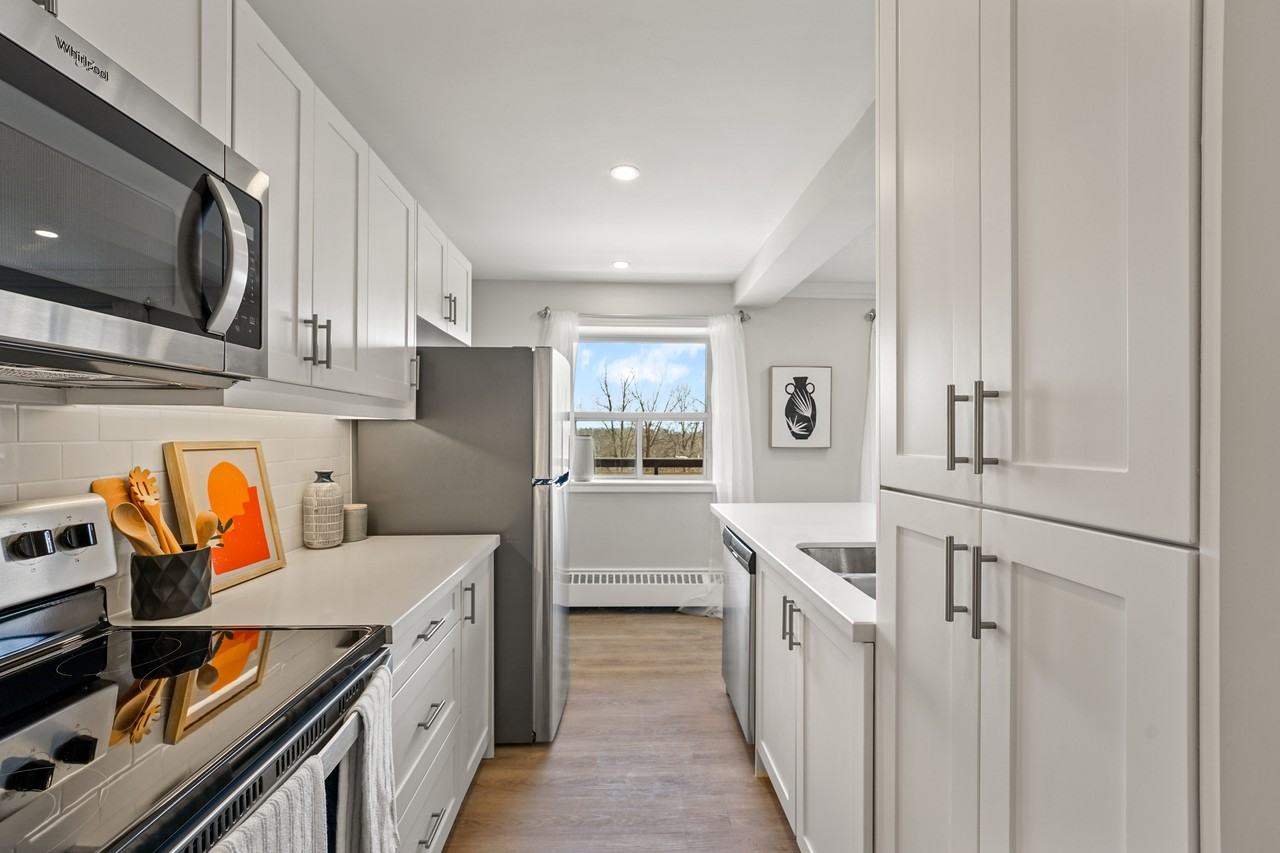 143 Main Street South - Photo 5 of 14