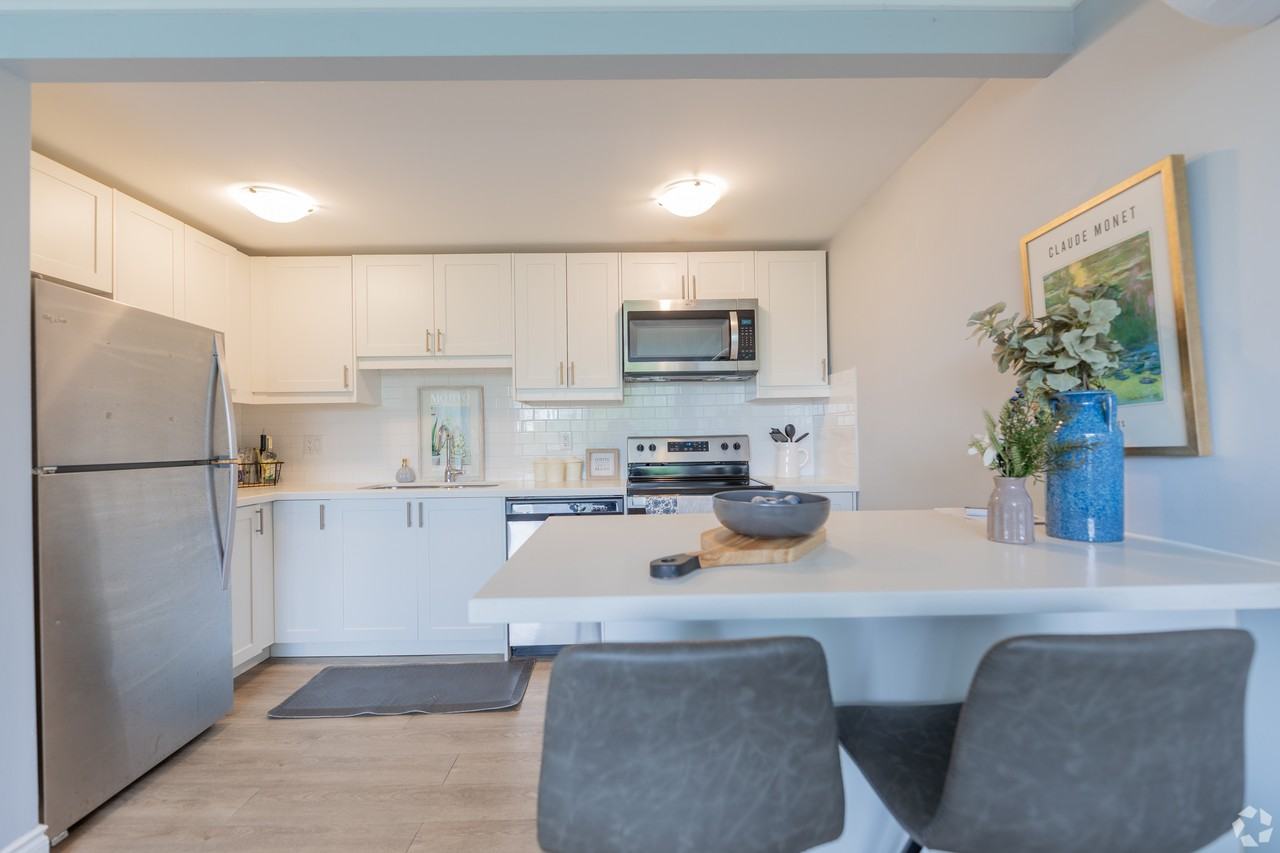 335 Melvin Avenue - Photo 7 of 12