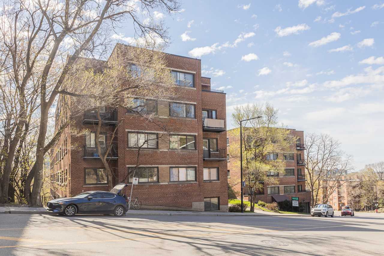 3555 Avenue Atwater - Photo 3 of 39