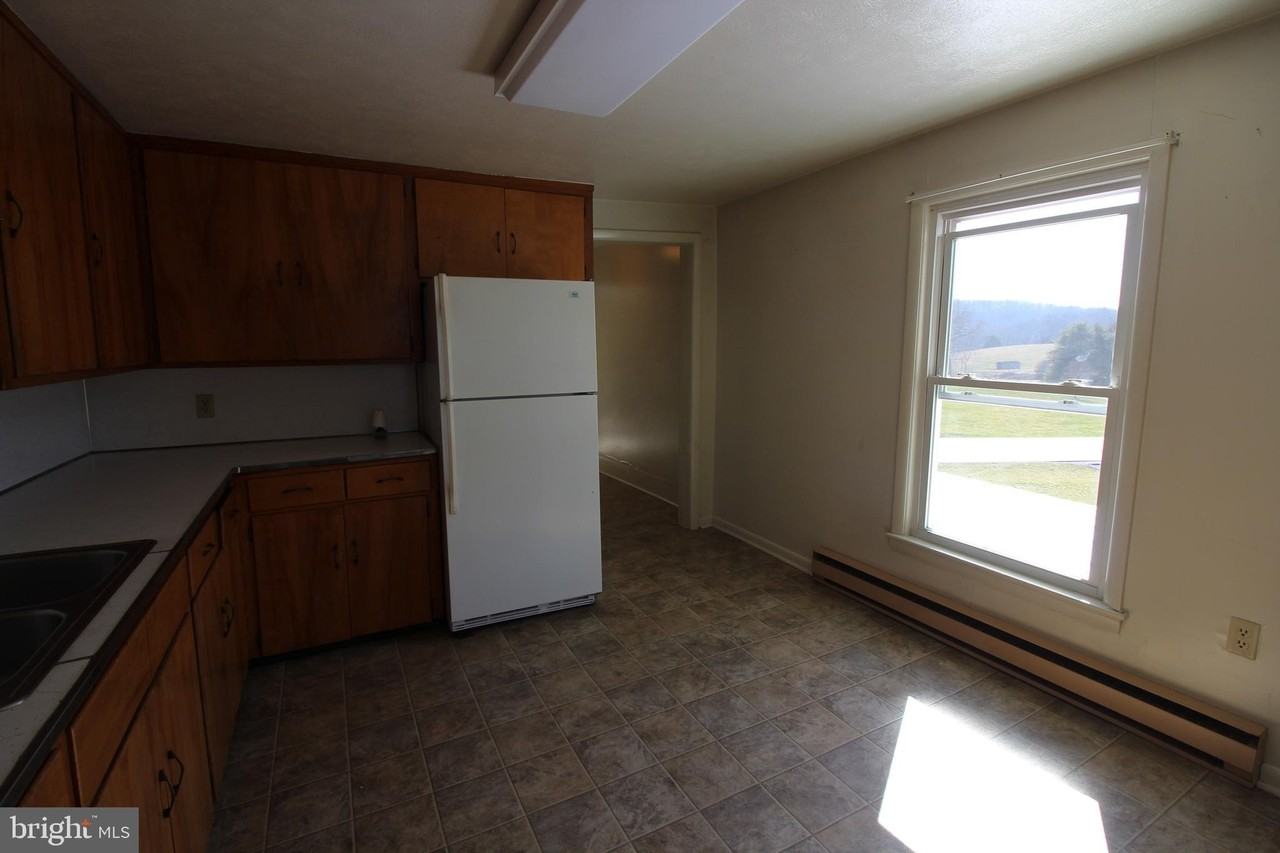 18947 Senedo Rd Apt 4 #4 - Photo 3 of 15