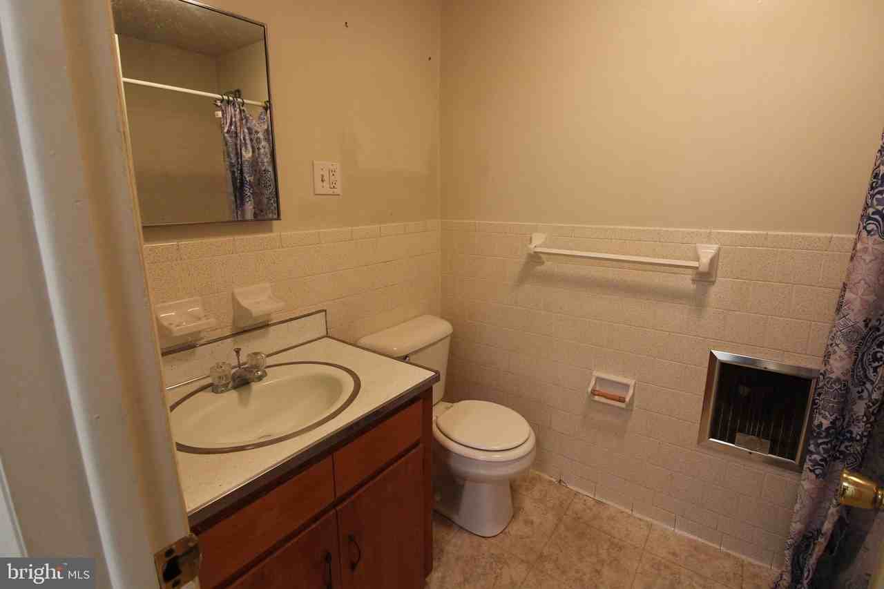 18947 Senedo Rd Apt 4 #4 - Photo 7 of 15