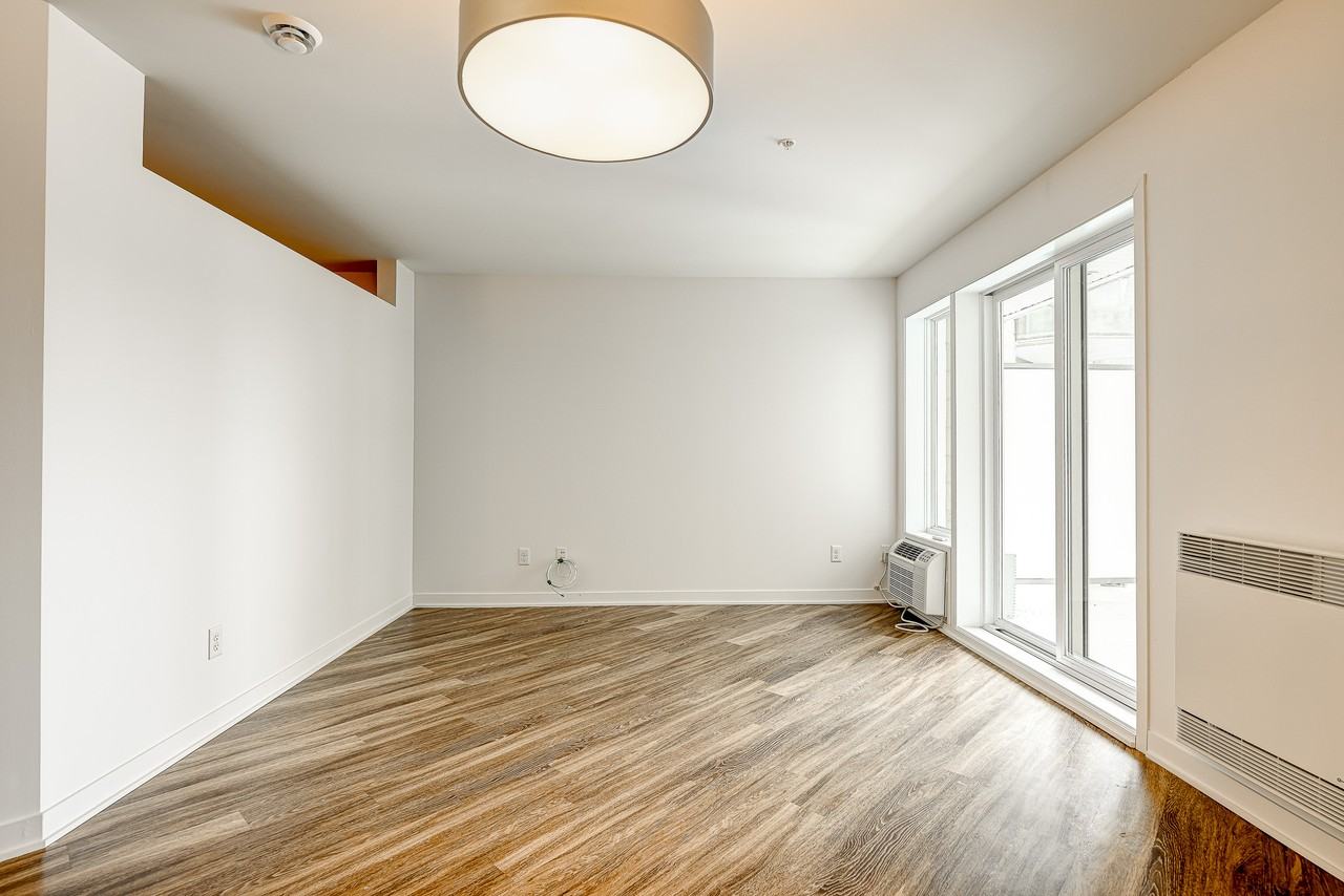 173 Boulevard Armand-Frappier - Photo 7 of 15