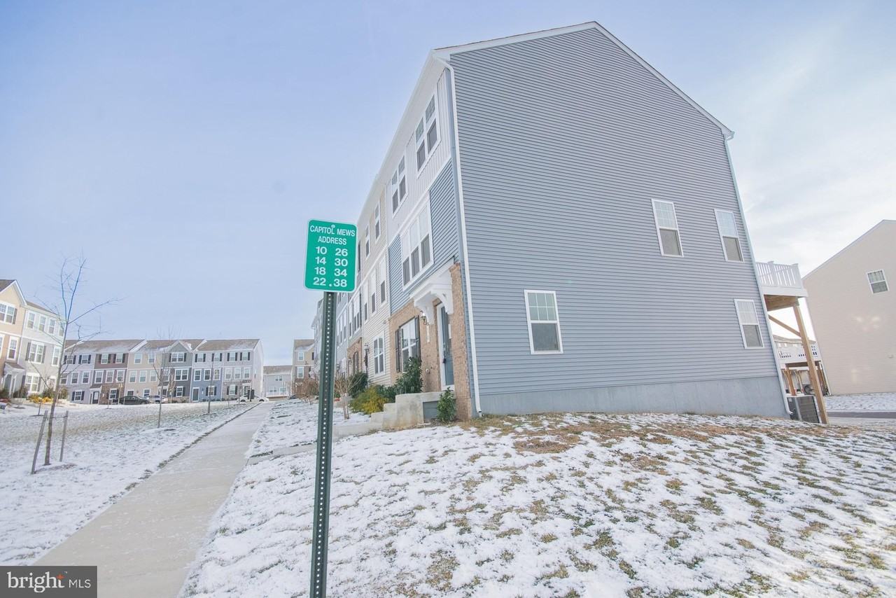 10 Capitol Mews - Photo 2 of 50