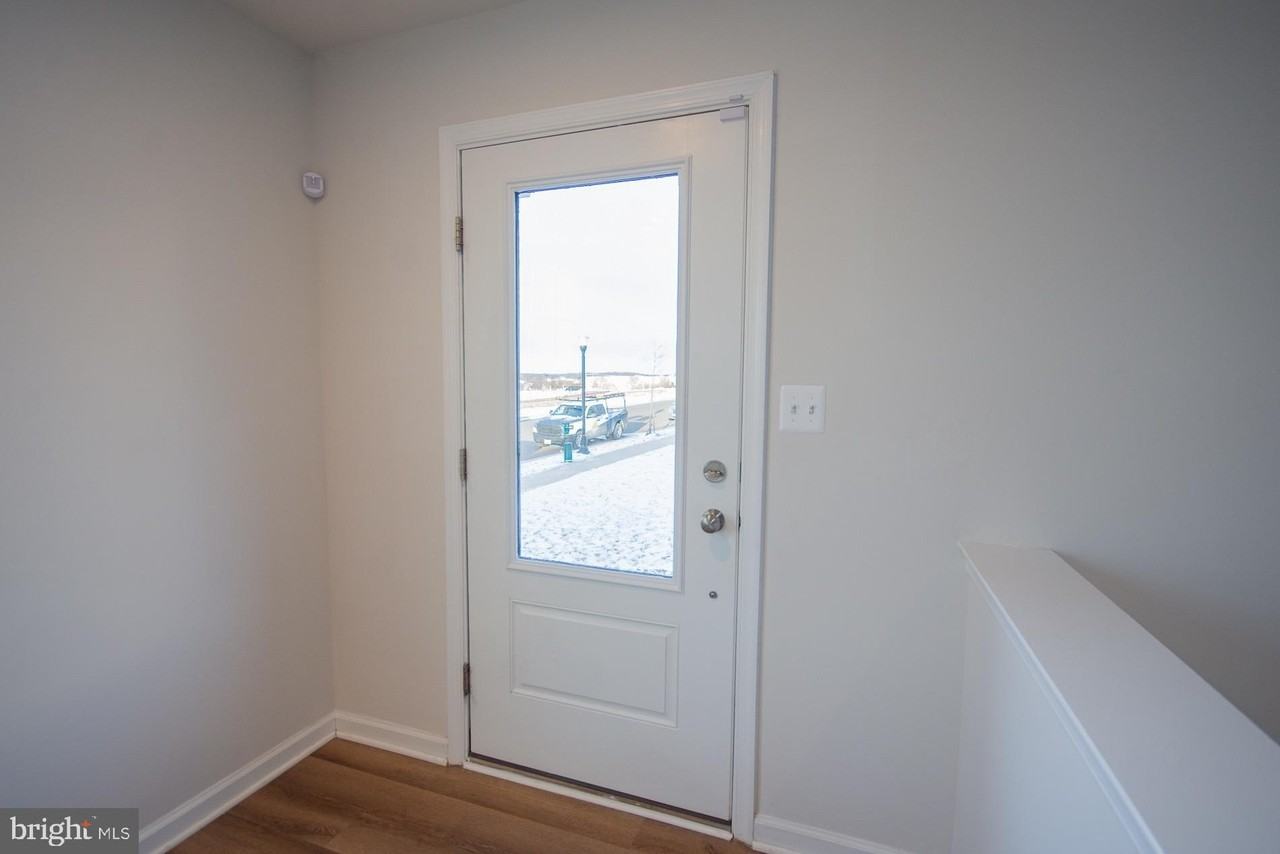 10 Capitol Mews - Photo 4 of 50