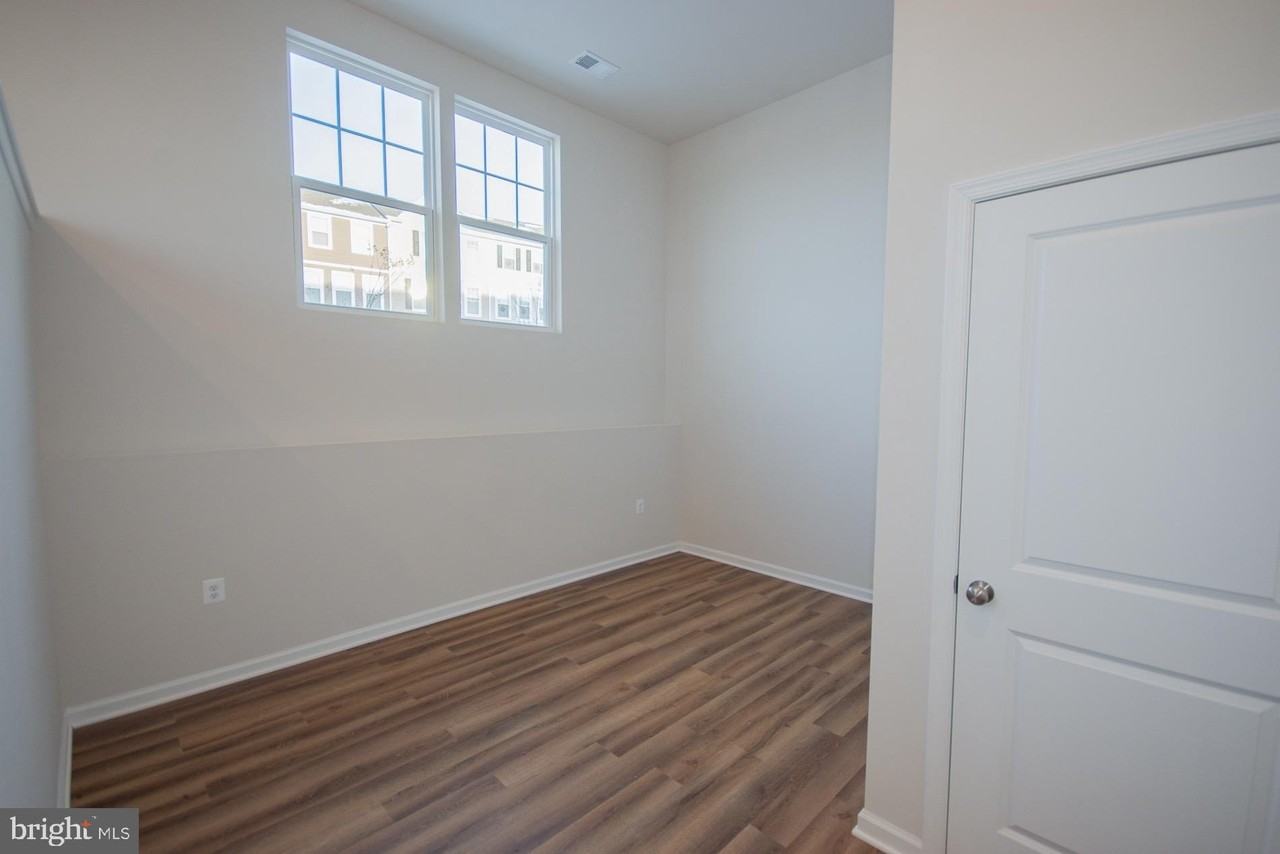 10 Capitol Mews - Photo 6 of 50